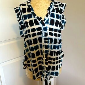 DKNY size M sleeveless blouse, navy blue & white very good condish polyester